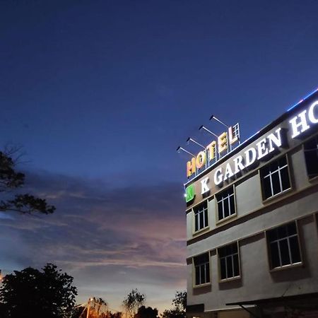 เค การ์เดน โฮเต็ล ปาริต บุนตาร์ Hotel ภายนอก รูปภาพ