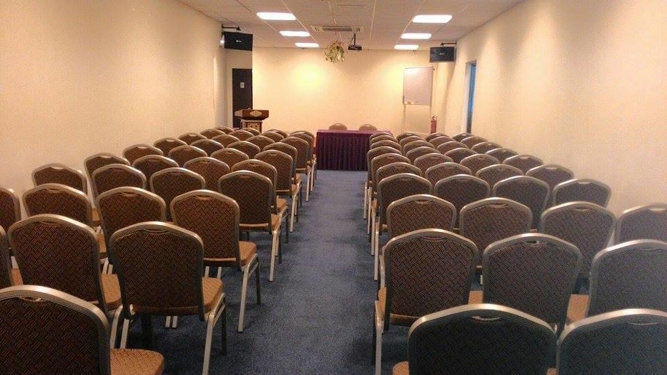 เค การ์เดน โฮเต็ล ปาริต บุนตาร์ Hotel ภายนอก รูปภาพ