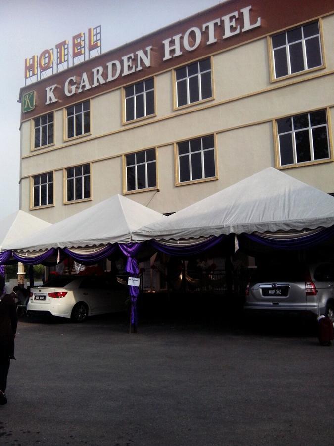 เค การ์เดน โฮเต็ล ปาริต บุนตาร์ Hotel ภายนอก รูปภาพ