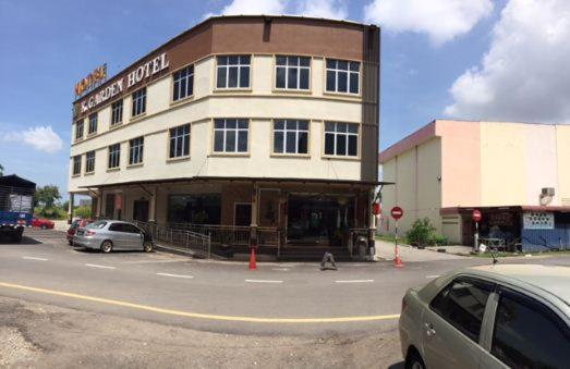 เค การ์เดน โฮเต็ล ปาริต บุนตาร์ Hotel ภายนอก รูปภาพ