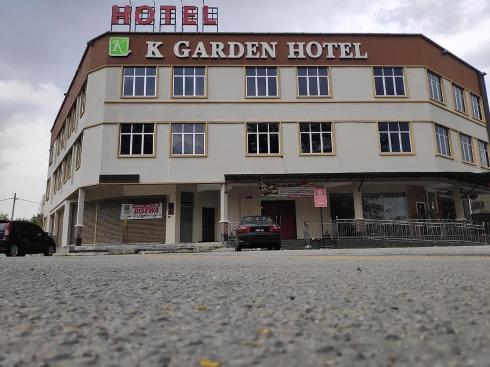 เค การ์เดน โฮเต็ล ปาริต บุนตาร์ Hotel ภายนอก รูปภาพ
